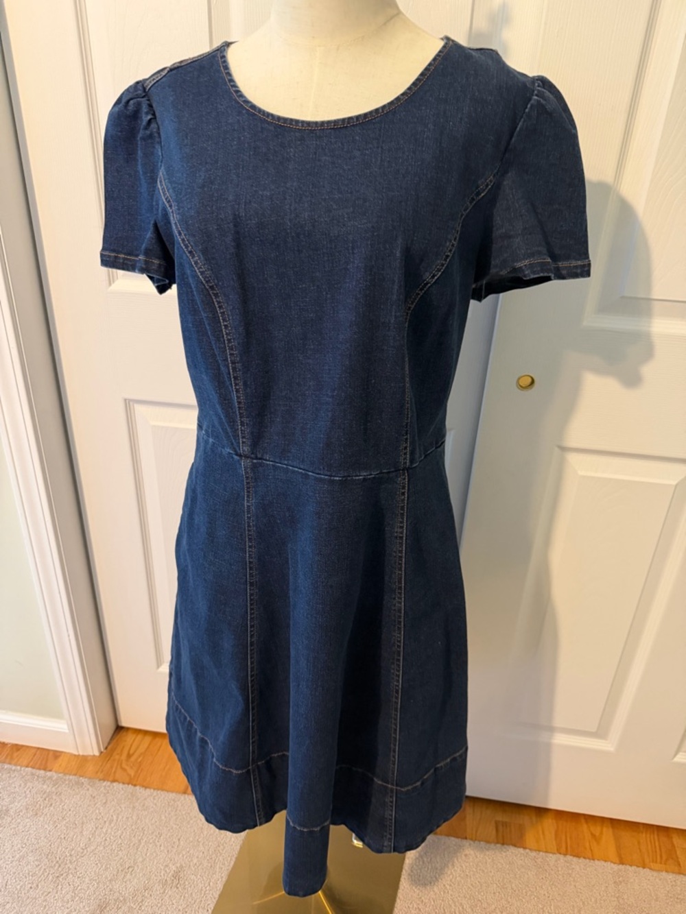 Dress - Picture 2 of 6